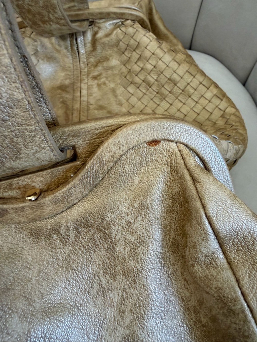 Bottega Veneta Metallic Gold Leather 
Intrecciato Hobo Woven Handbag Purse Bag - Picture 15 of 17